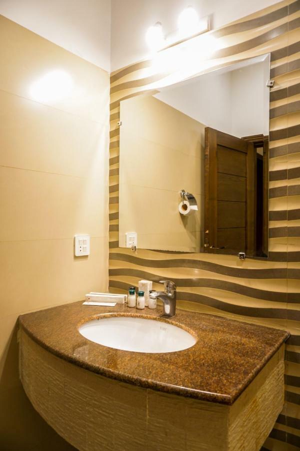 City View Hotel & Restaurant Lahore Esterno foto